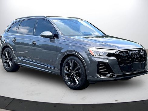 Used 2025 Audi Q7 3.0T Premium Plus AWD/4WD image 2