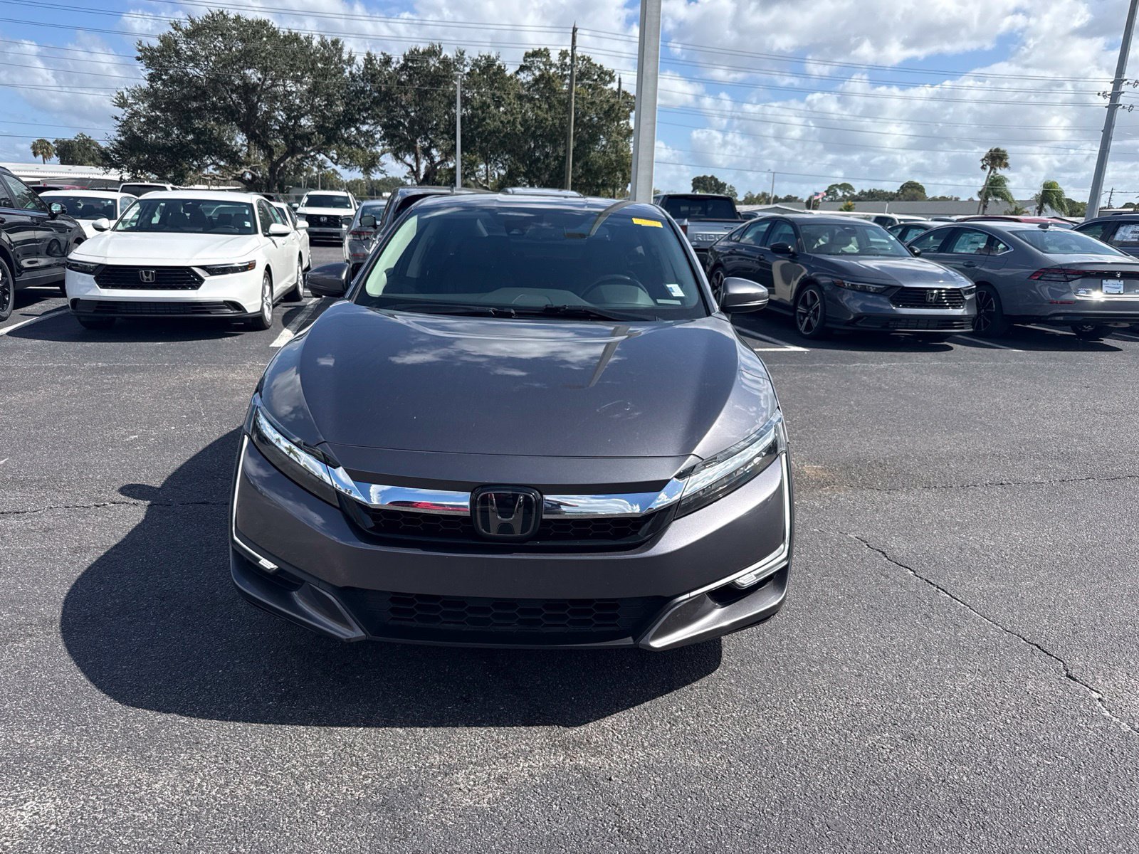 Used 2019 Honda Clarity Touring image 2