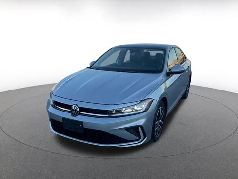 Used 2025 Volkswagen Jetta SE image 7