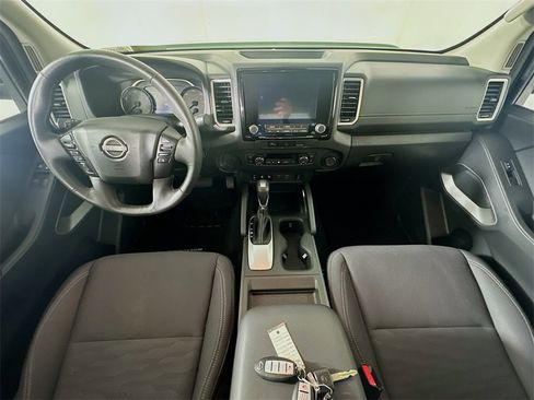 Used 2024 Nissan Frontier SV w/ SV Convenience Package image 10