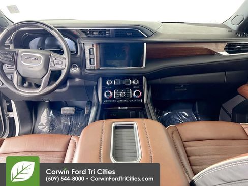 Used 2024 GMC Yukon Denali Ultimate AWD/4WD image 7
