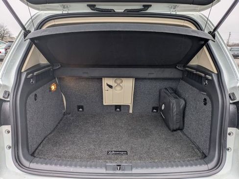 Used 2017 Volkswagen Tiguan S image 16