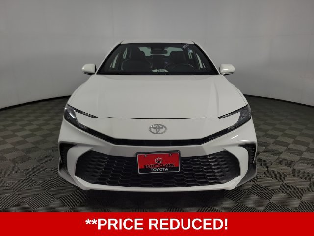 Used 2025 Toyota Camry SE FWD image 2