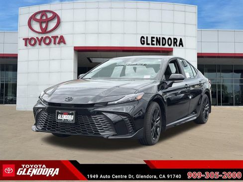 New 2026 Toyota Camry SE FWD image 4