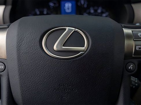 Used 2018 Lexus GX 460 image 37