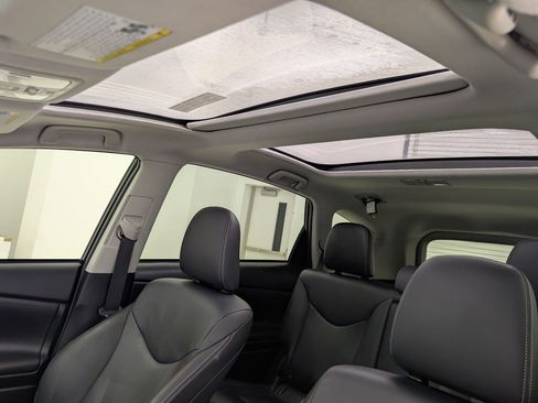 Used 2015 Toyota Prius V Five w/ Advanced Technology Package image 15