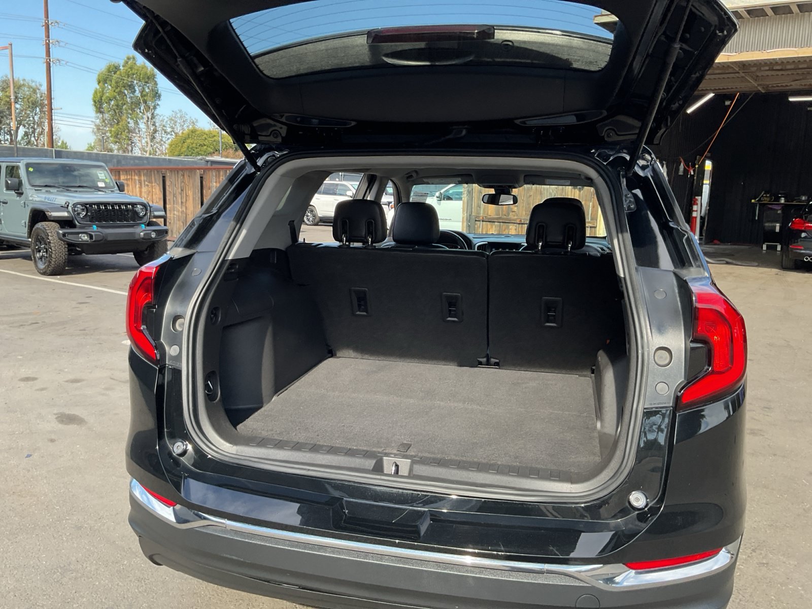 Used 2020 GMC Terrain SLT AWD/4WD image 27