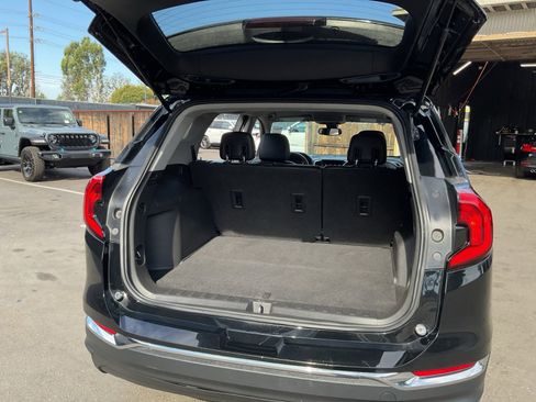 Used 2020 GMC Terrain SLT image 27