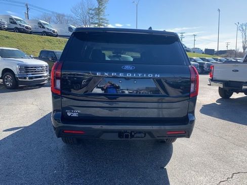 New 2025 Ford Expedition Active RWD image 7