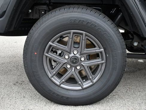 New 2026 Jeep Gladiator Sport image 7
