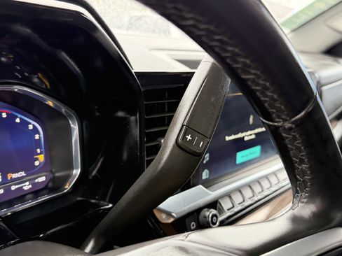 Used 2025 Chevrolet Silverado 2500 LT w/ Convenience Package image 19