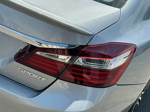Used 2017 Honda Accord Sport image 16