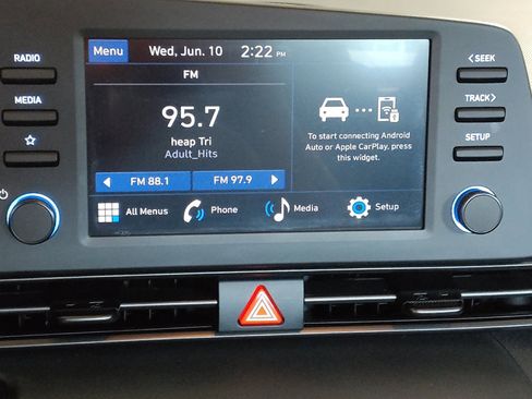 Used 2025 Hyundai Elantra Sport FWD image 25