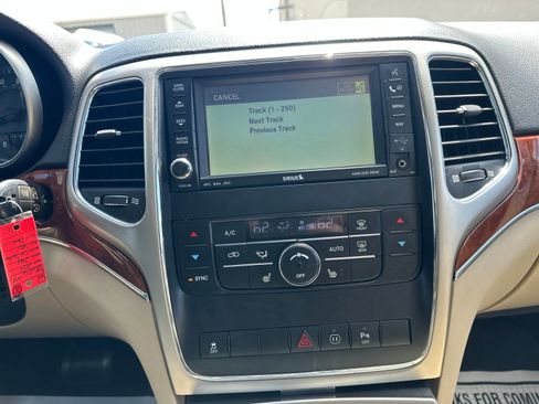 Used 2011 Jeep Grand Cherokee Limited AWD/4WD image 47