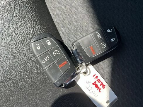 Used 2022 Jeep Compass Latitude w/ Convenience Group AWD/4WD image 33