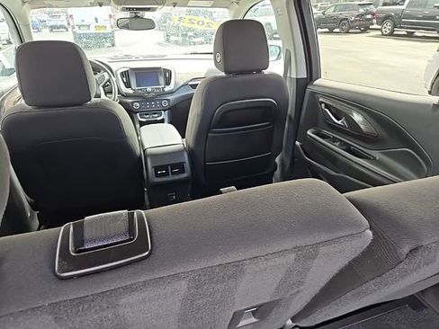 Used 2023 GMC Terrain SLE FWD image 12