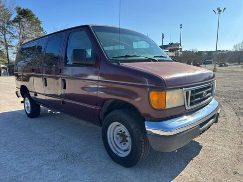 Used 2006 Ford E-350 and Econoline 350 Chateau image 4