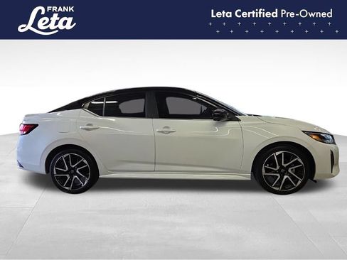 Used 2025 Nissan Sentra SR w/ SR Premium Package FWD image 7