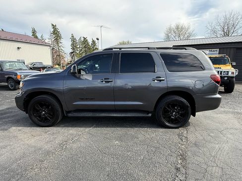 Used 2018 Toyota Sequoia TRD Sport AWD/4WD image 2