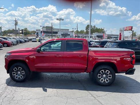 Used 2025 Chevrolet Colorado Z71 w/ Technology Package AWD/4WD image 7
