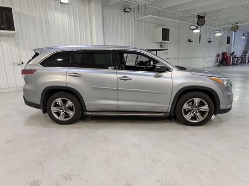 Used 2016 Toyota Highlander Limited image 6