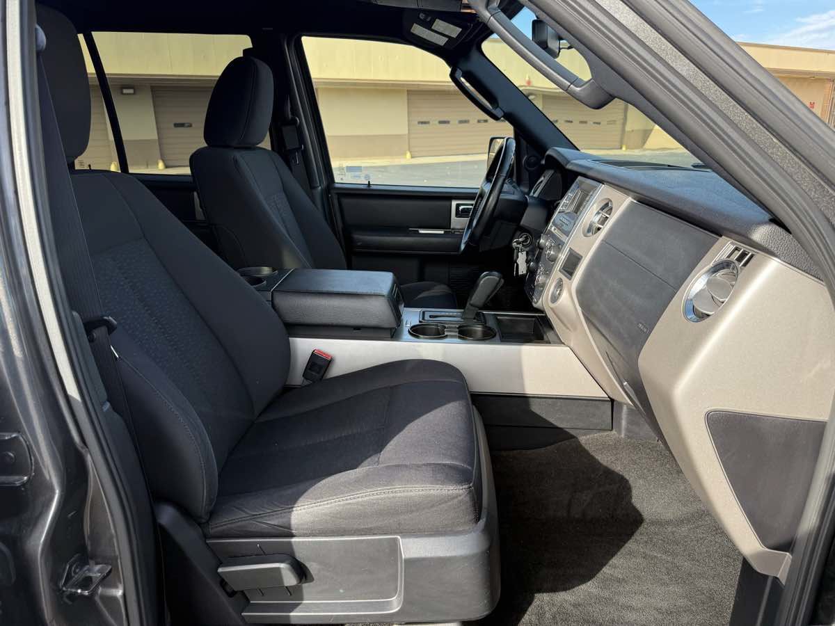 Used 2017 Ford Expedition XLT AWD/4WD image 19