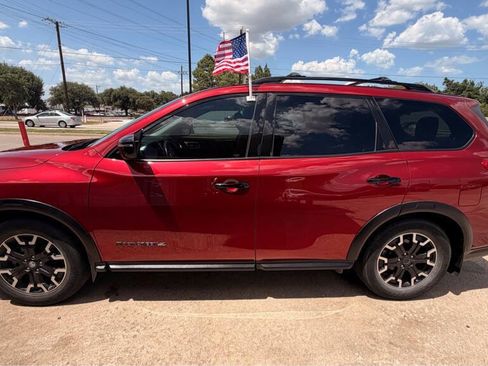 Used 2019 Nissan Pathfinder SV w/ Rock Creek Edition FWD image 2