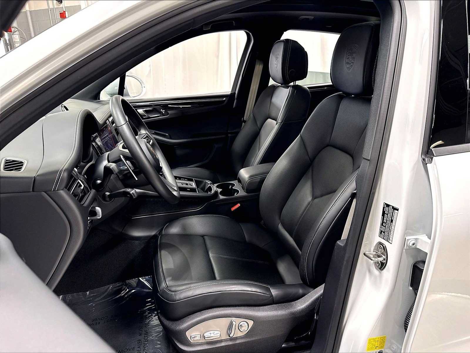 Used 2026 Porsche Macan AWD/4WD image 7