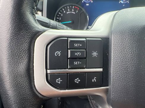 Used 2024 Ford Expedition XLT image 15