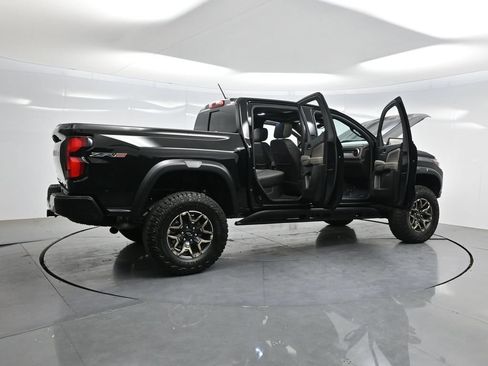 Used 2024 Chevrolet Colorado ZR2 w/ ZR2 Convenience Package III AWD/4WD image 4
