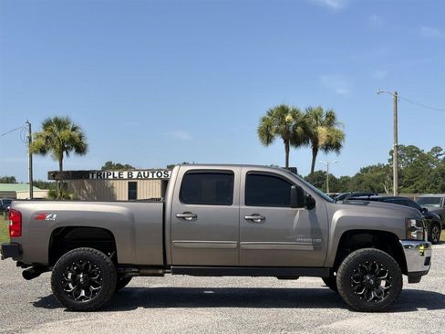 Used 2014 Chevrolet Silverado 2500 LTZ w/ LTZ Plus Package AWD/4WD image 7