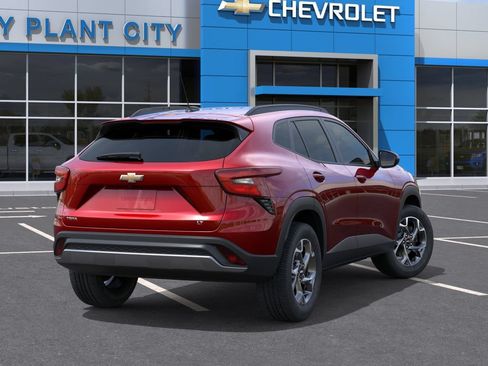 New 2026 Chevrolet Trax LT w/ Driver Confidence Package FWD image 4