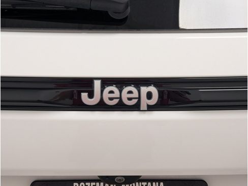 Used 2024 Jeep Grand Cherokee Limited w/ Luxury Tech Group II AWD/4WD image 5