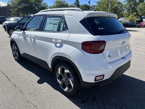 New 2026 Hyundai Venue SEL FWD image 34