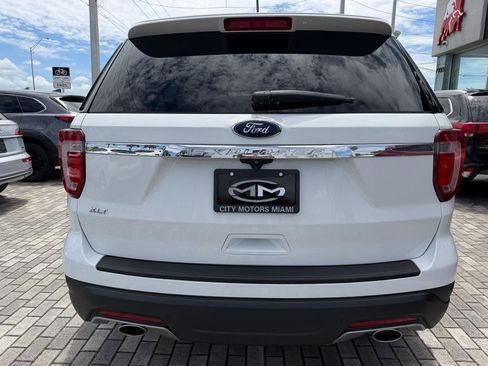 Used 2018 Ford Explorer XLT w/ Equipment Group 202A FWD image 7