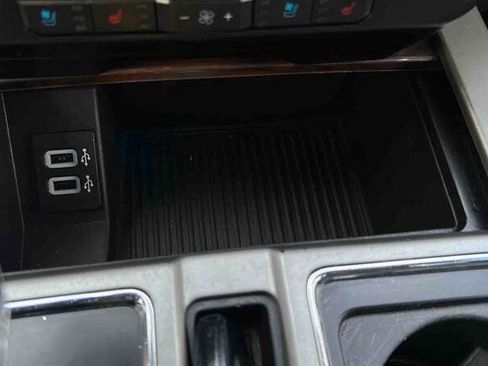 Used 2018 Ford F150 Lariat w/ Equipment Group 502A Luxury AWD/4WD image 25