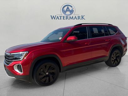 Used 2024 Volkswagen Atlas SE w/ Black Wheel Package