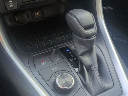 Certified 2025 Toyota RAV4 LE image 21