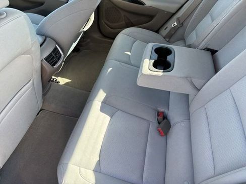 Used 2022 Chevrolet Malibu LT FWD image 31