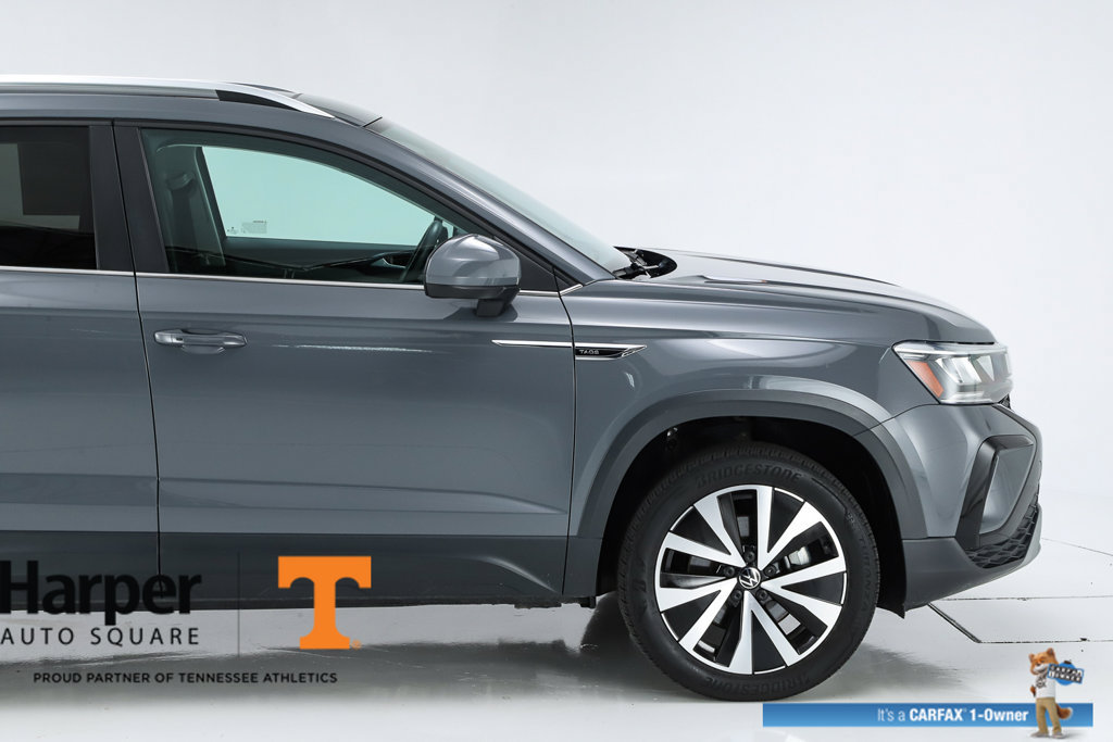 Used 2023 Volkswagen Taos SE w/ Panoramic Sunroof Package AWD/4WD image 12