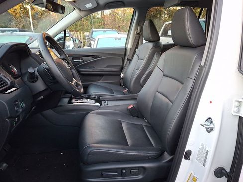 Used 2022 Honda Pilot Touring image 11