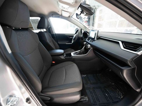 Used 2025 Toyota RAV4 XLE image 27