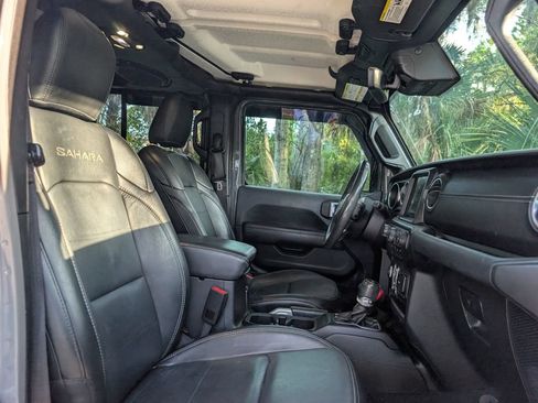 Used 2020 Jeep Wrangler Unlimited Sahara AWD/4WD image 18