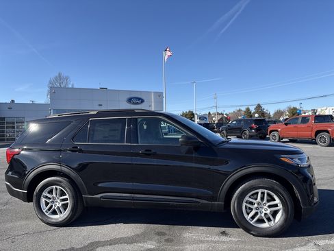 New 2026 Ford Explorer Active image 2