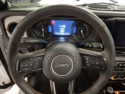 Used 2024 Jeep Wrangler Unlimited w/ Convenience Group AWD/4WD image 18