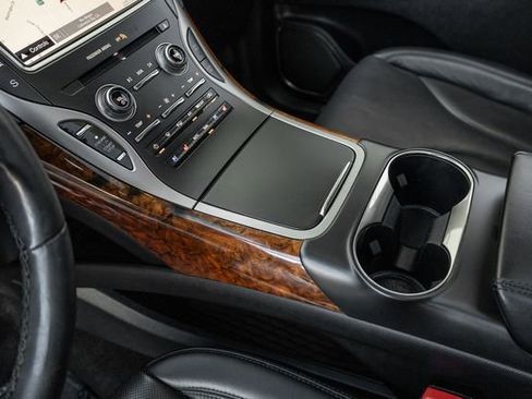 Used 2019 Lincoln Nautilus Reserve image 11