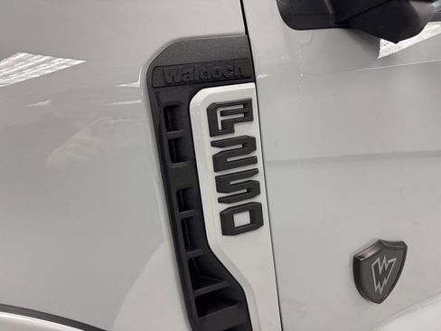 Used 2025 Ford F250 Lariat w/ Lariat Ultimate Package image 7