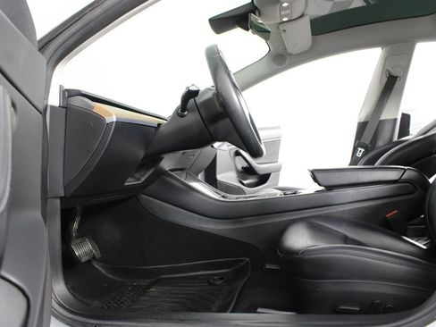 Used 2018 Tesla Model 3 Long Range RWD image 14