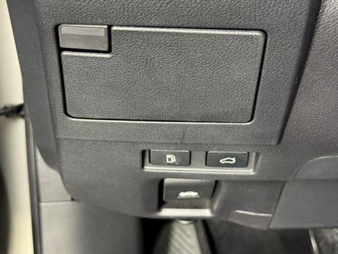 Used 2020 Lexus ES 300h w/ Premium Package image 17