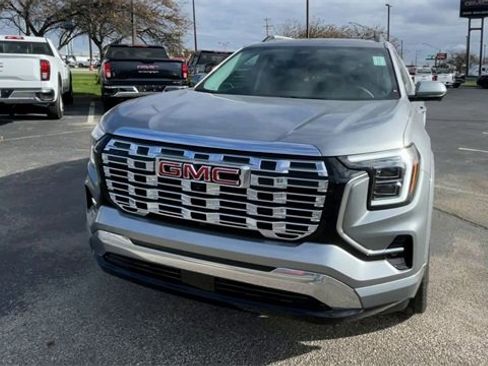 New 2026 GMC Terrain Denali w/ LPO, Floor Liner Package image 5